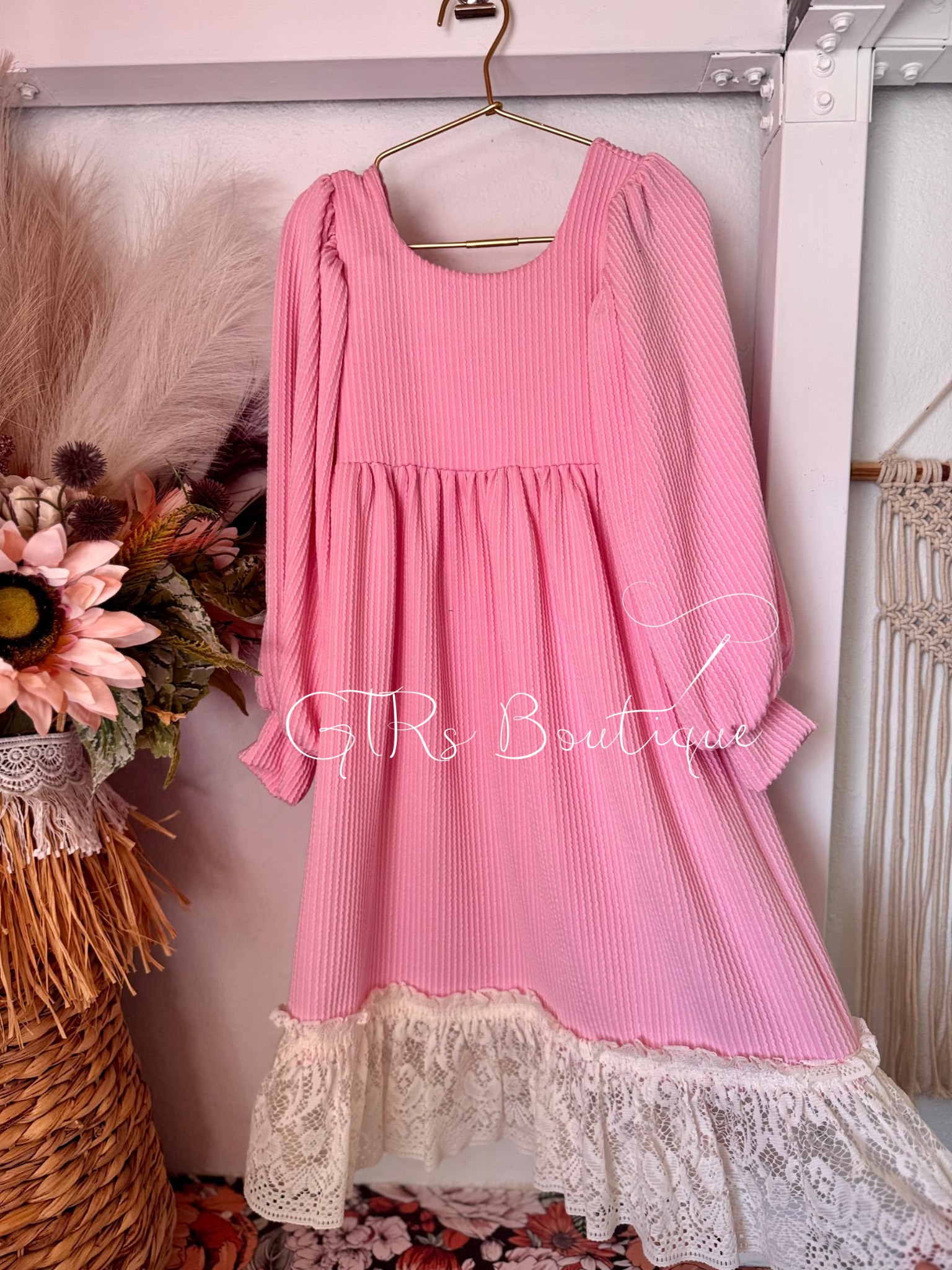 Girls dress size 5T  GTRs Boutique
