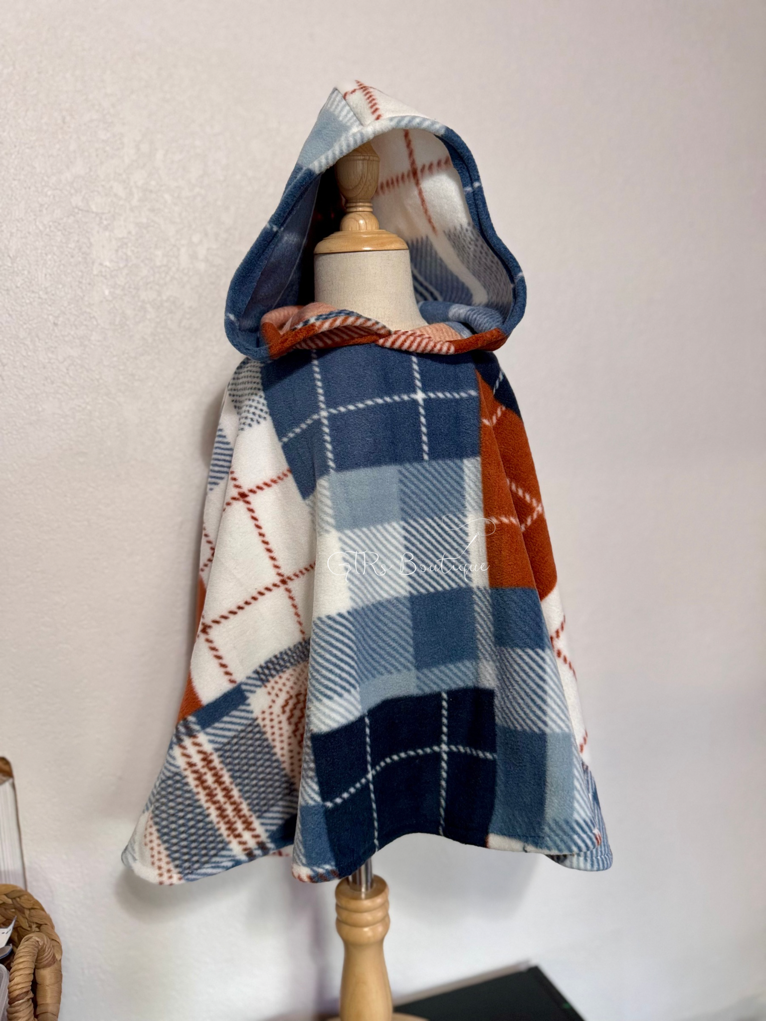 Kids fleece poncho size 3/4 years