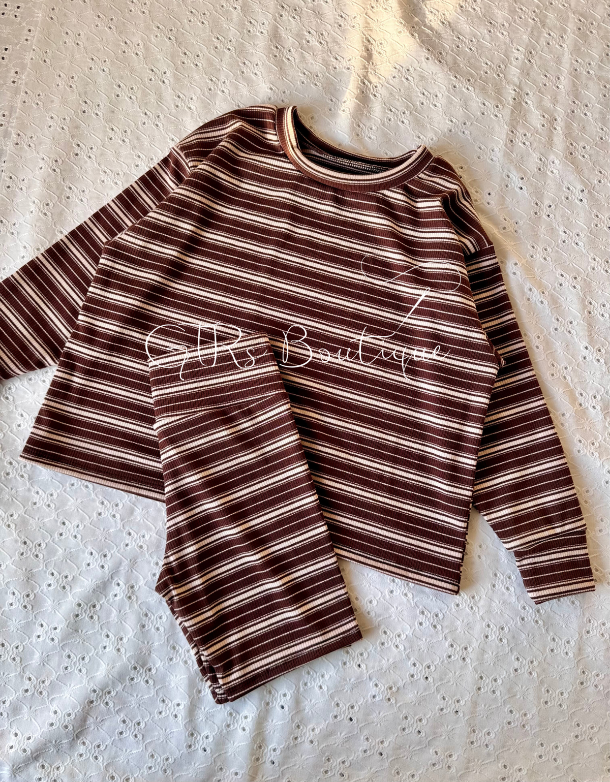 Oversized long sleeve and bikers size 5T