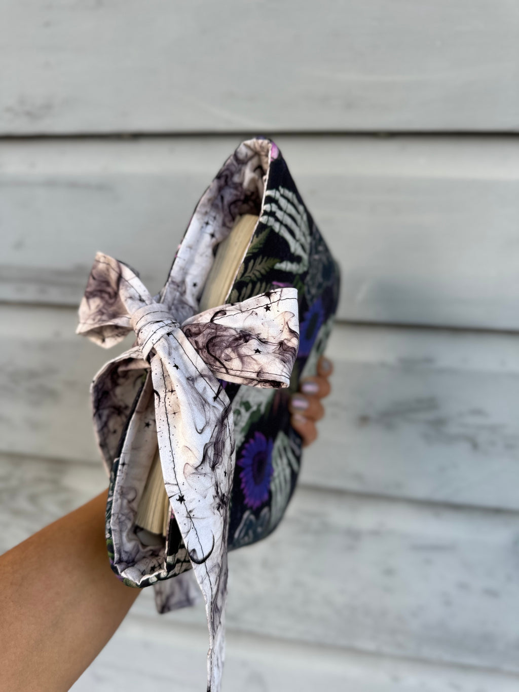 Skeleton fabric book sleeve