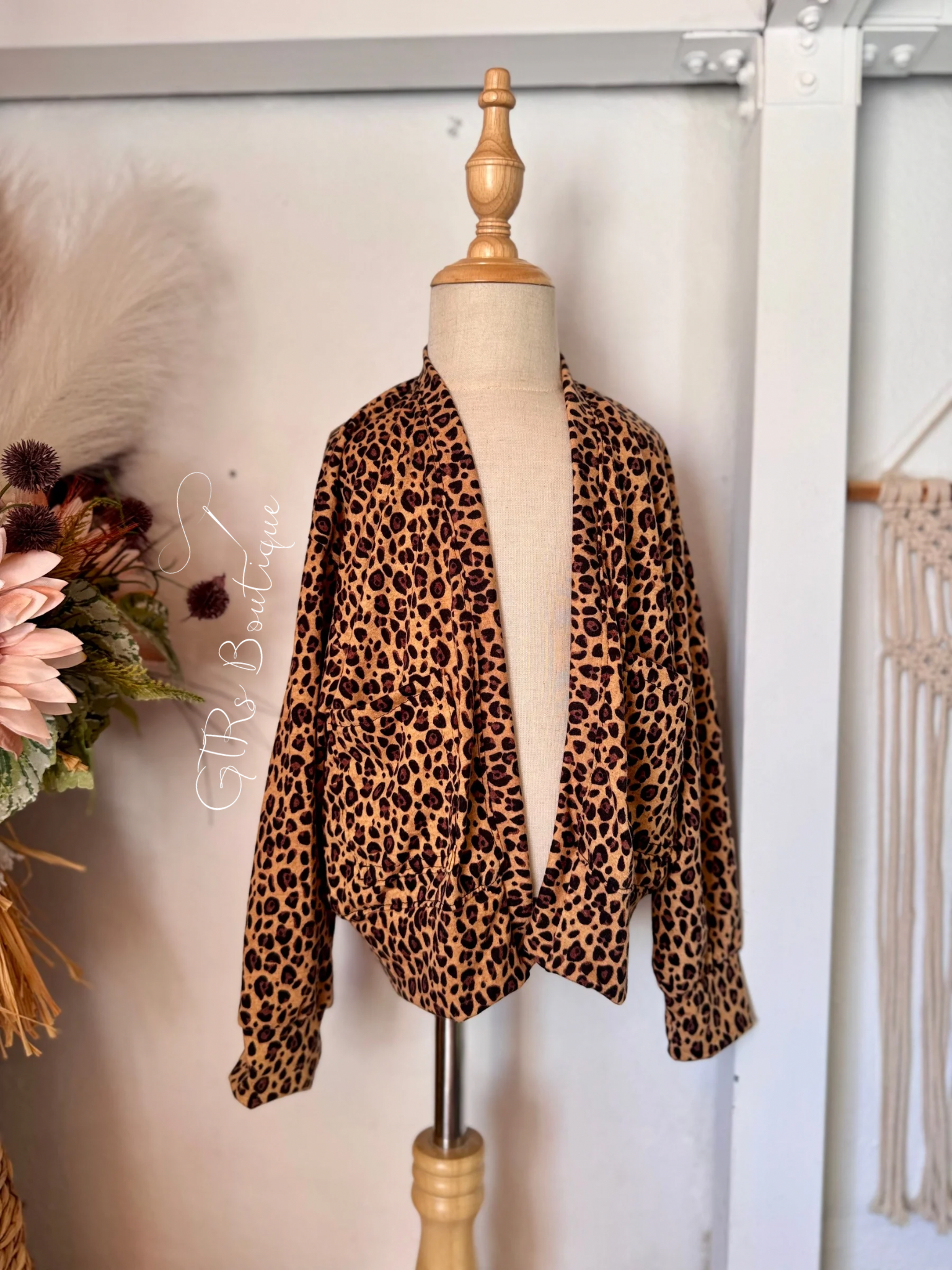 Kids cardi with pockets size 3