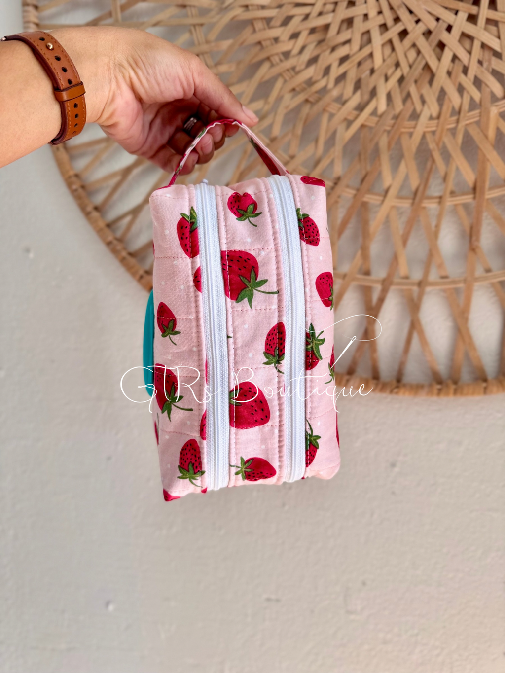 Strawberry 2-1 diaper and wipe pouch