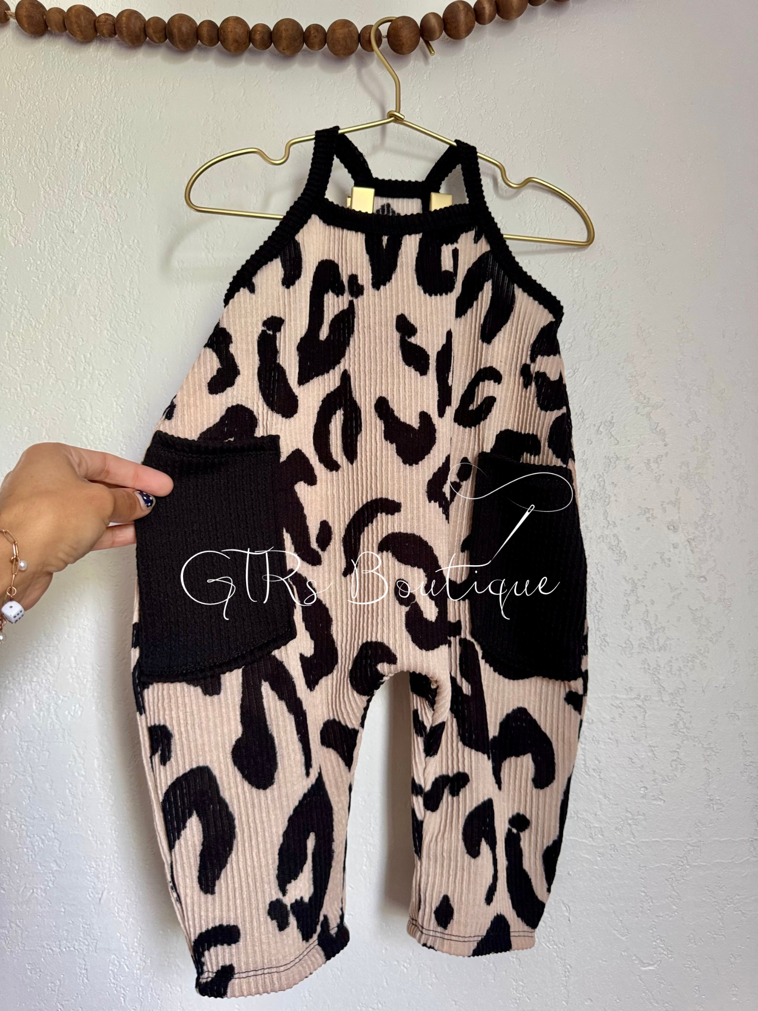 Leopard Terran romper size 9/12 month