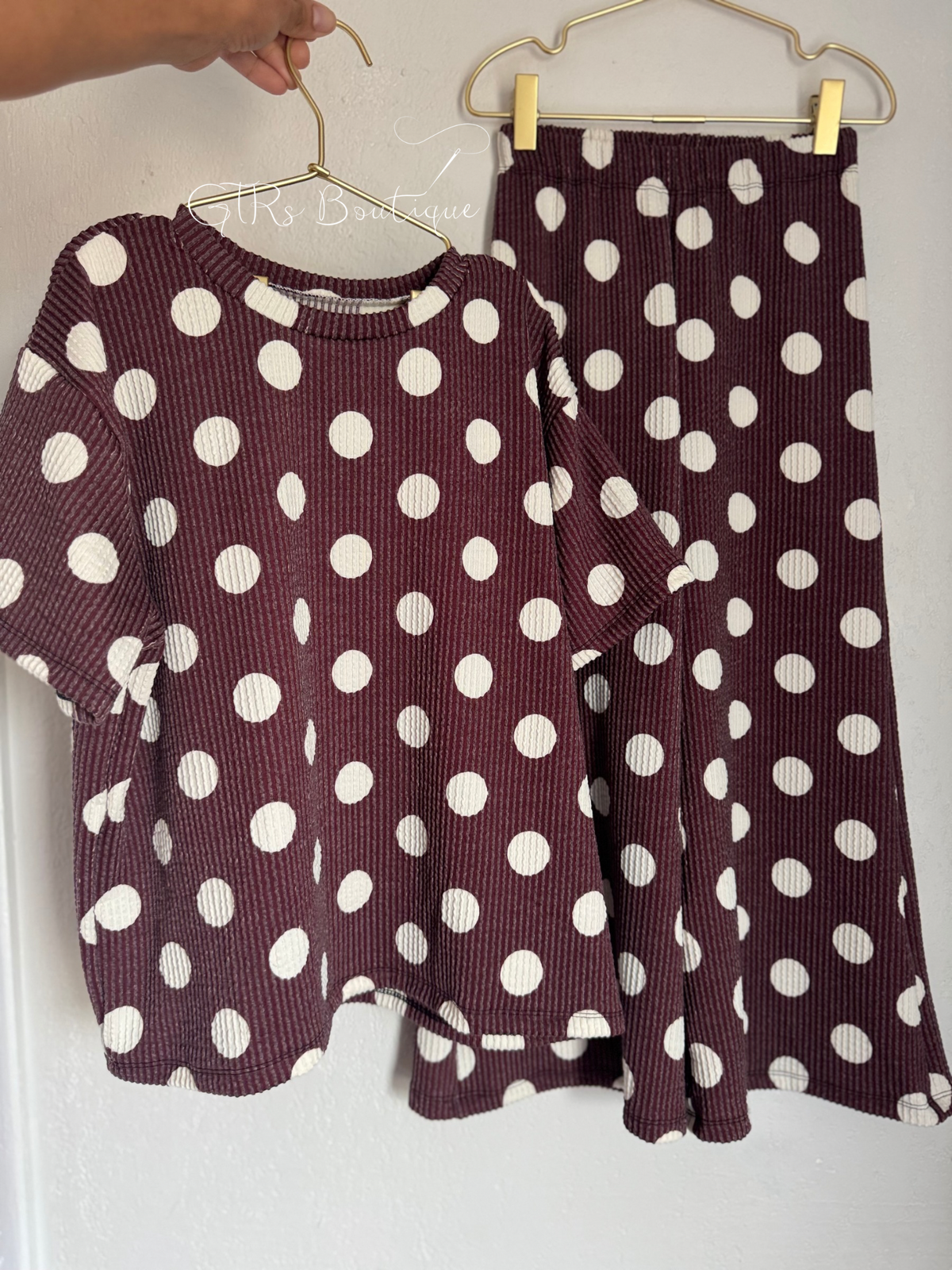 Oversized polka dots set maroon in color