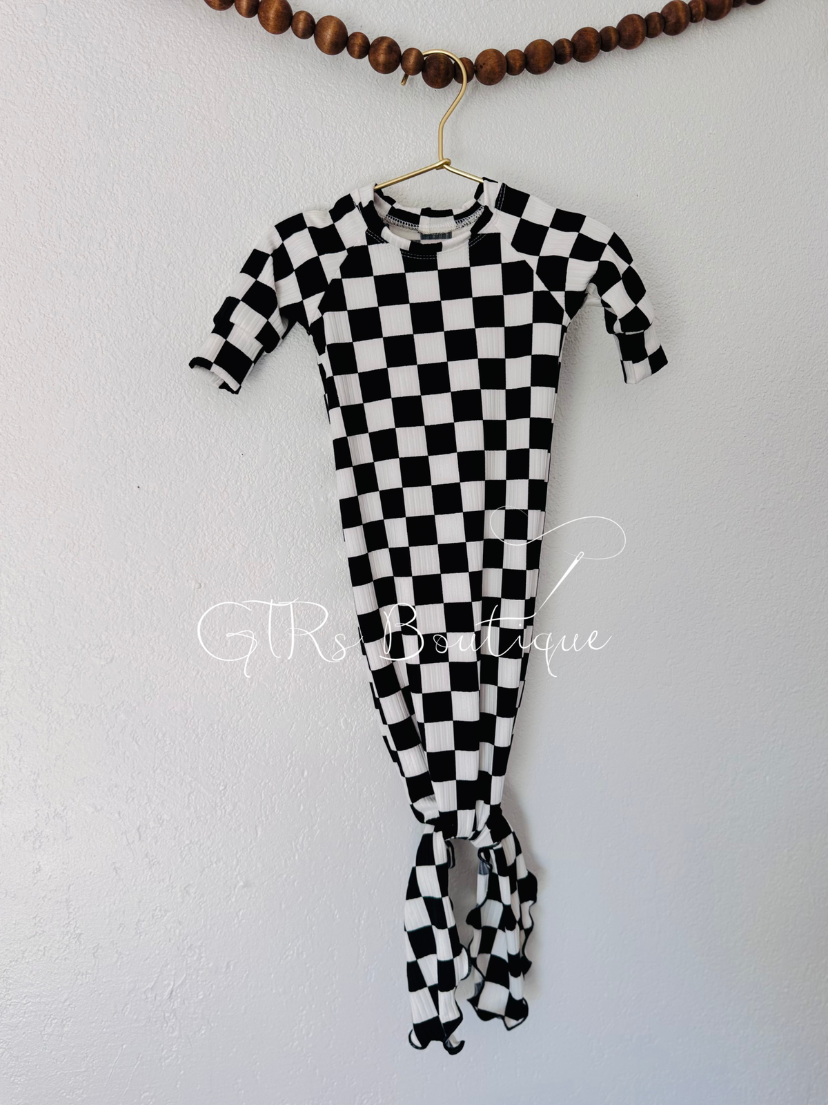 Baby knotted gown size 0/3m